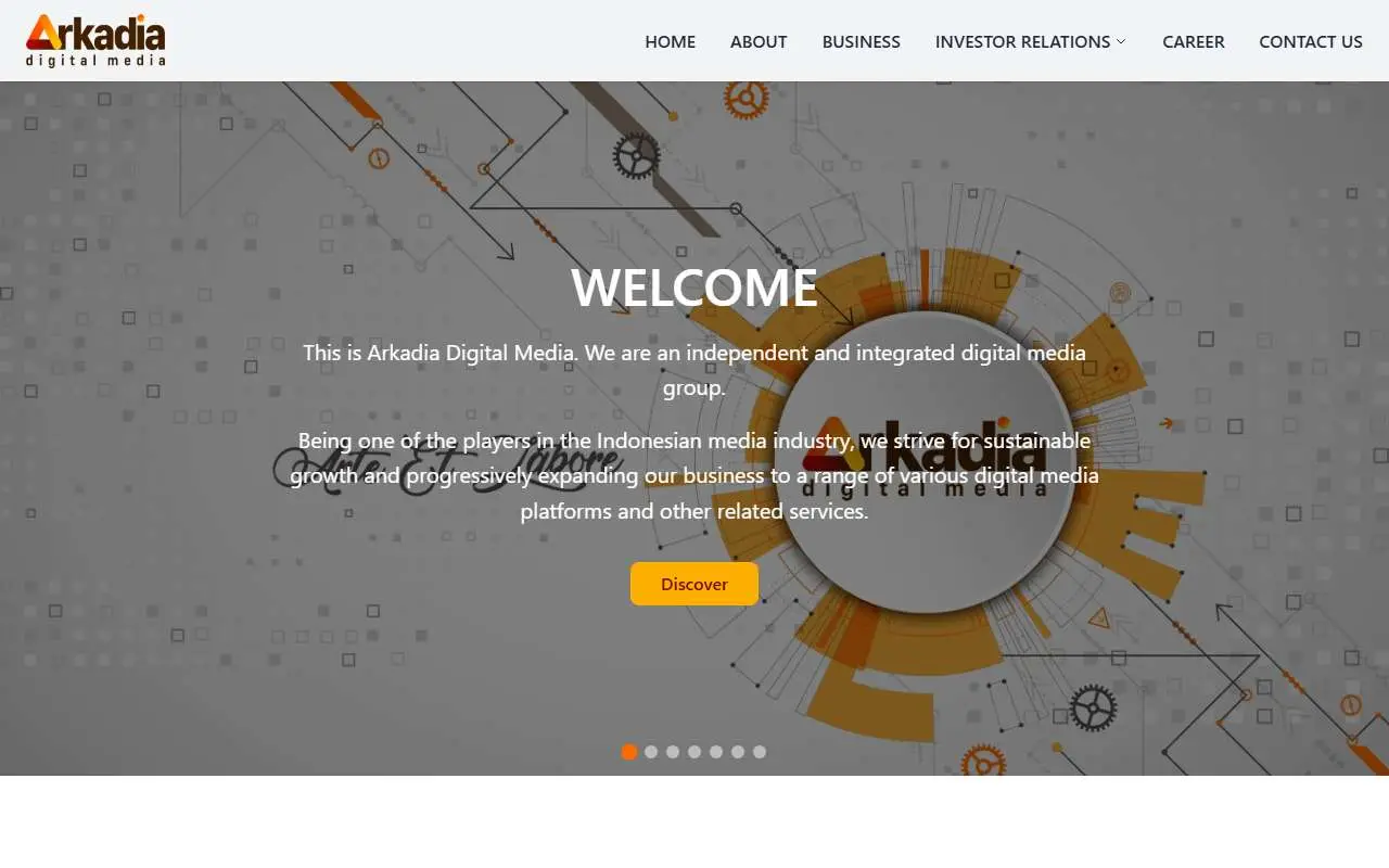 Tampilan website resmi Arkadia Digital Media (arkadiacorp.com)