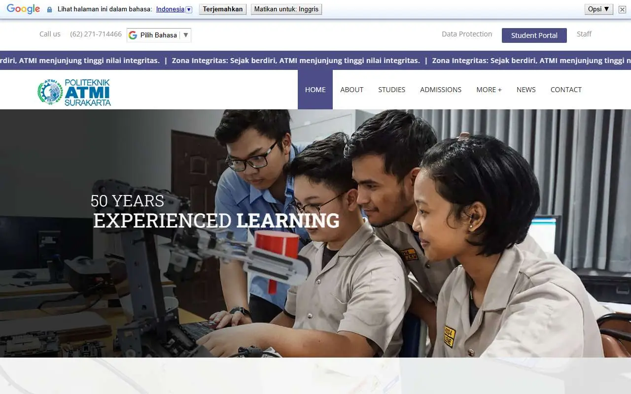 Tampilan website resmi Akademi Teknik Mesin Industri Surakarta (atmi.ac.id)