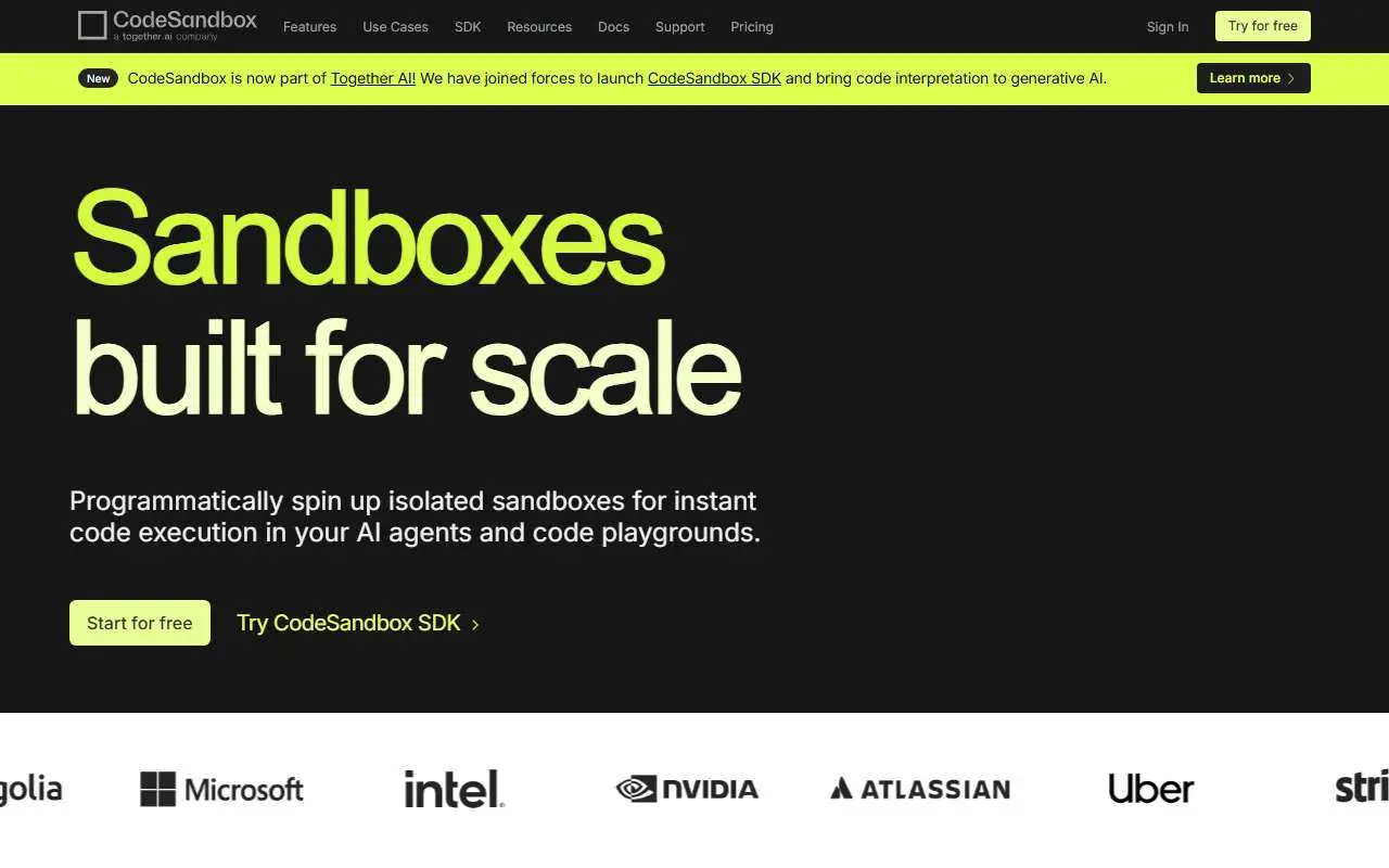Tampilan website resmi CodeSandbox (codesandbox.io)
