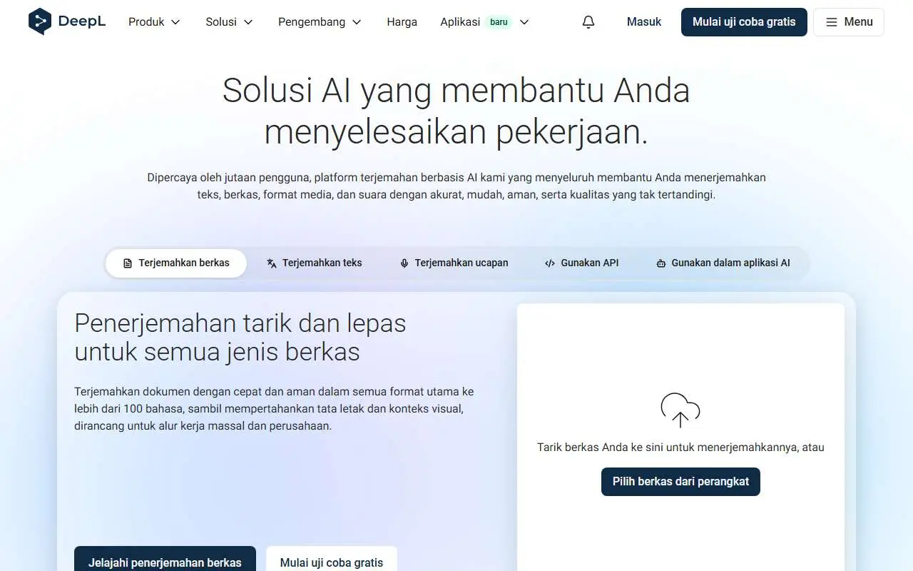 Tampilan website resmi DeepL (deepl.com)