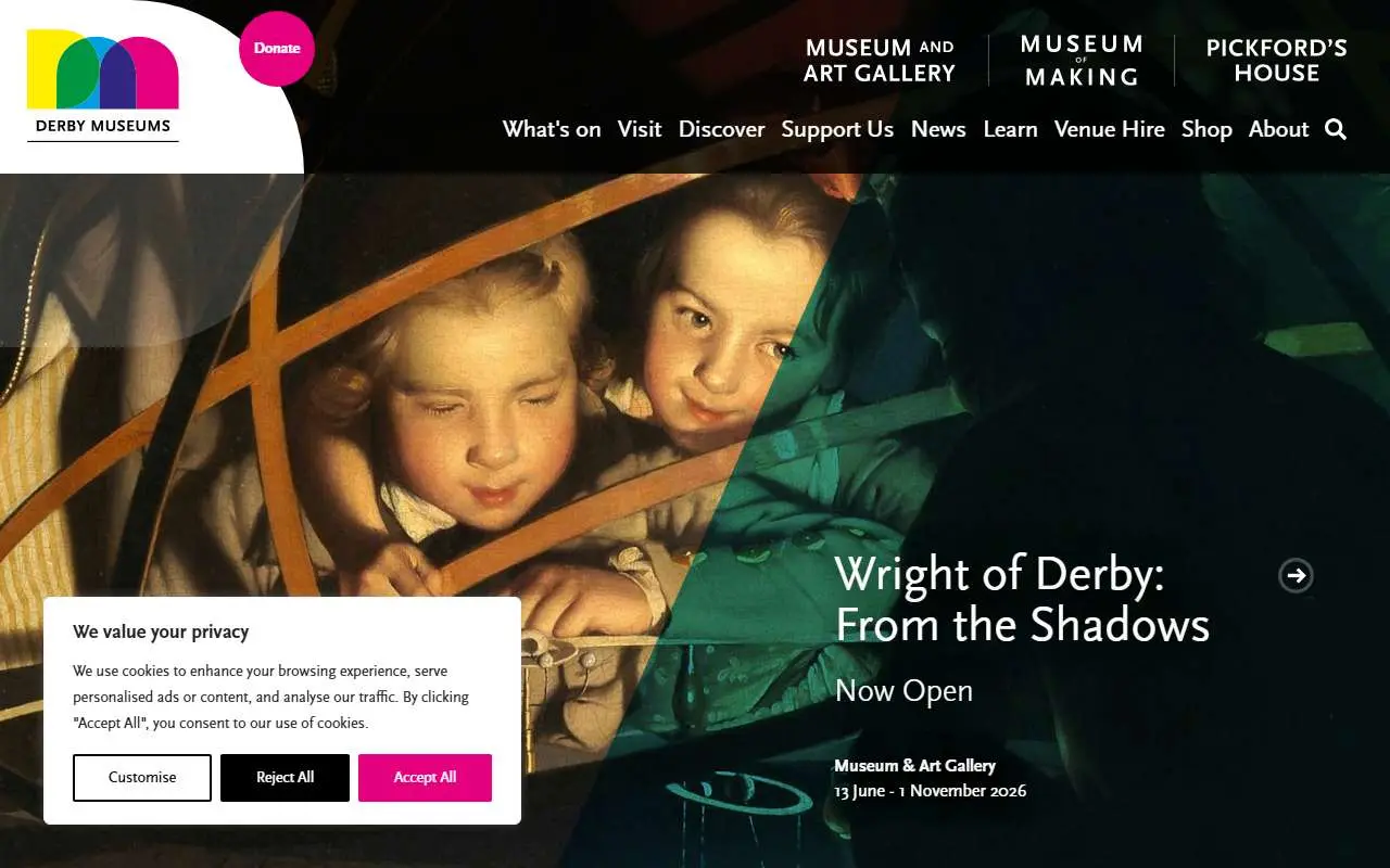 Tampilan website resmi Museum dan Galeri Seni Derby (derbymuseums.org)