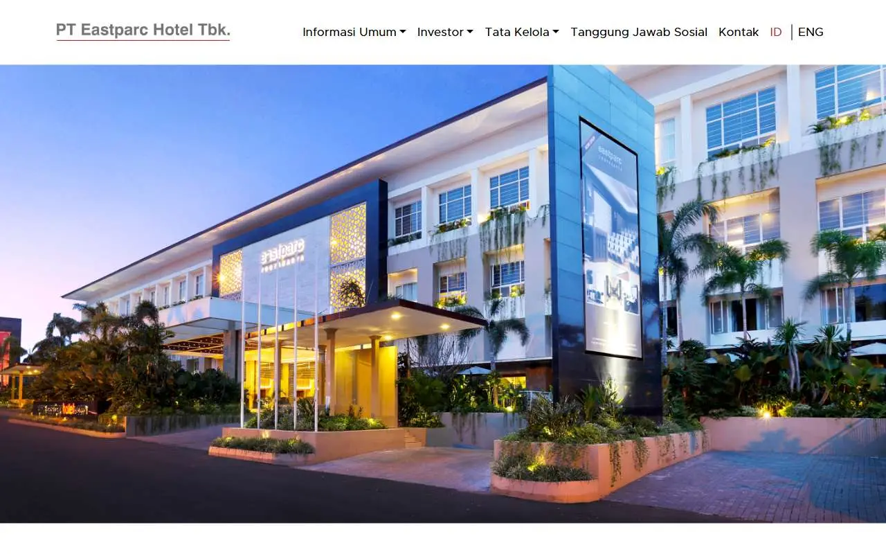 Tampilan website resmi Eastparc Hotel (eastparc.co.id)