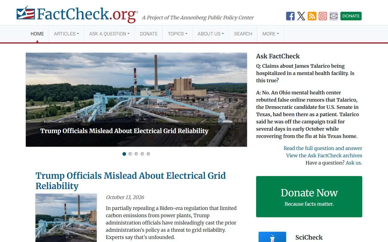 Tampilan website resmi FactCheck.org (factcheck.org)