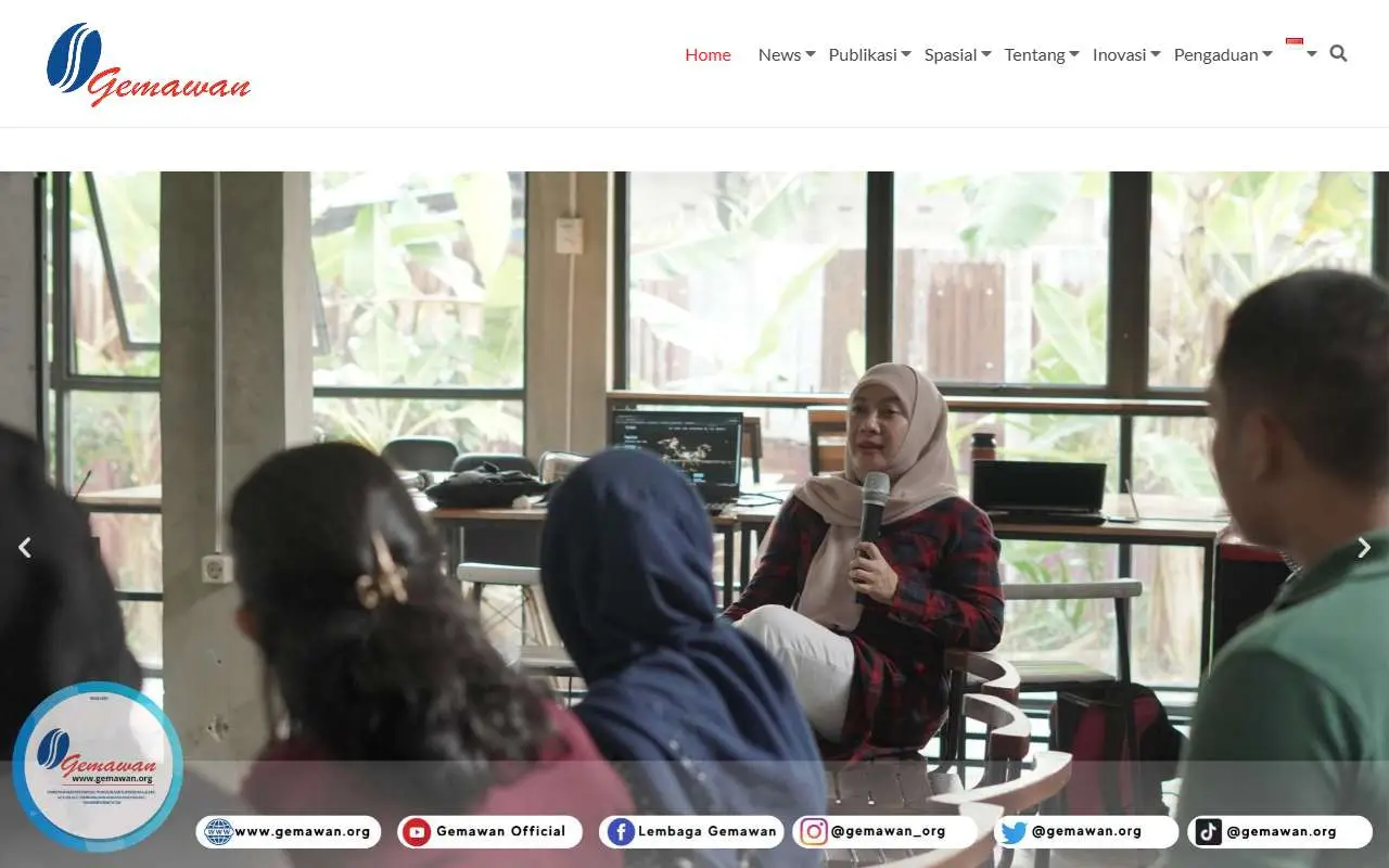 Tampilan website resmi Lembaga Gemawan (gemawan.org)
