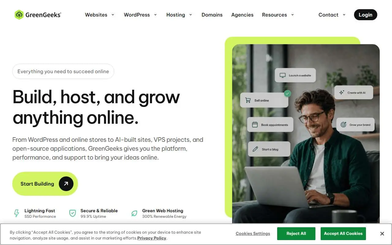 Tampilan website resmi GreenGeeks (greengeeks.com)