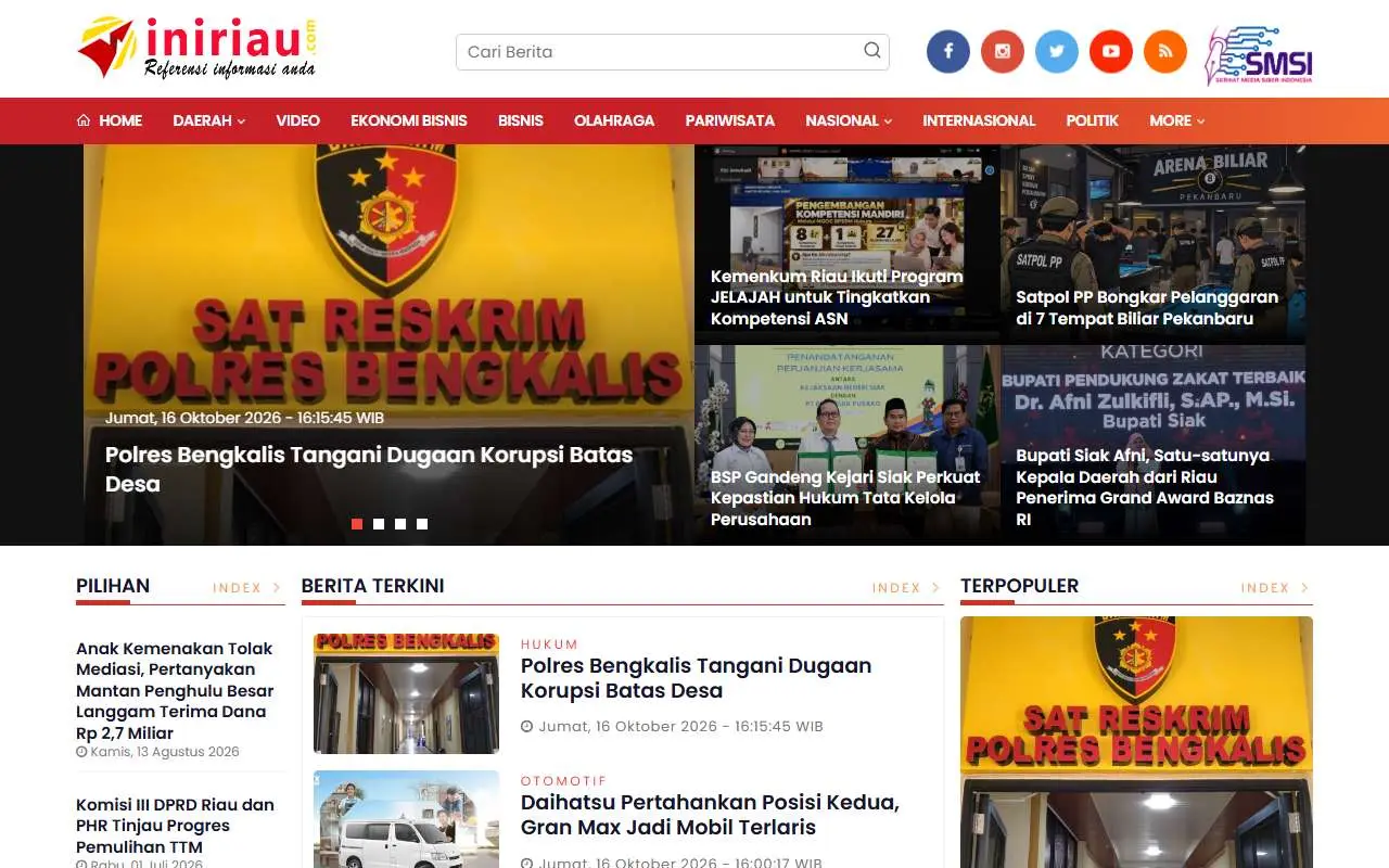 Tampilan website resmi Iniriau (iniriau.com)