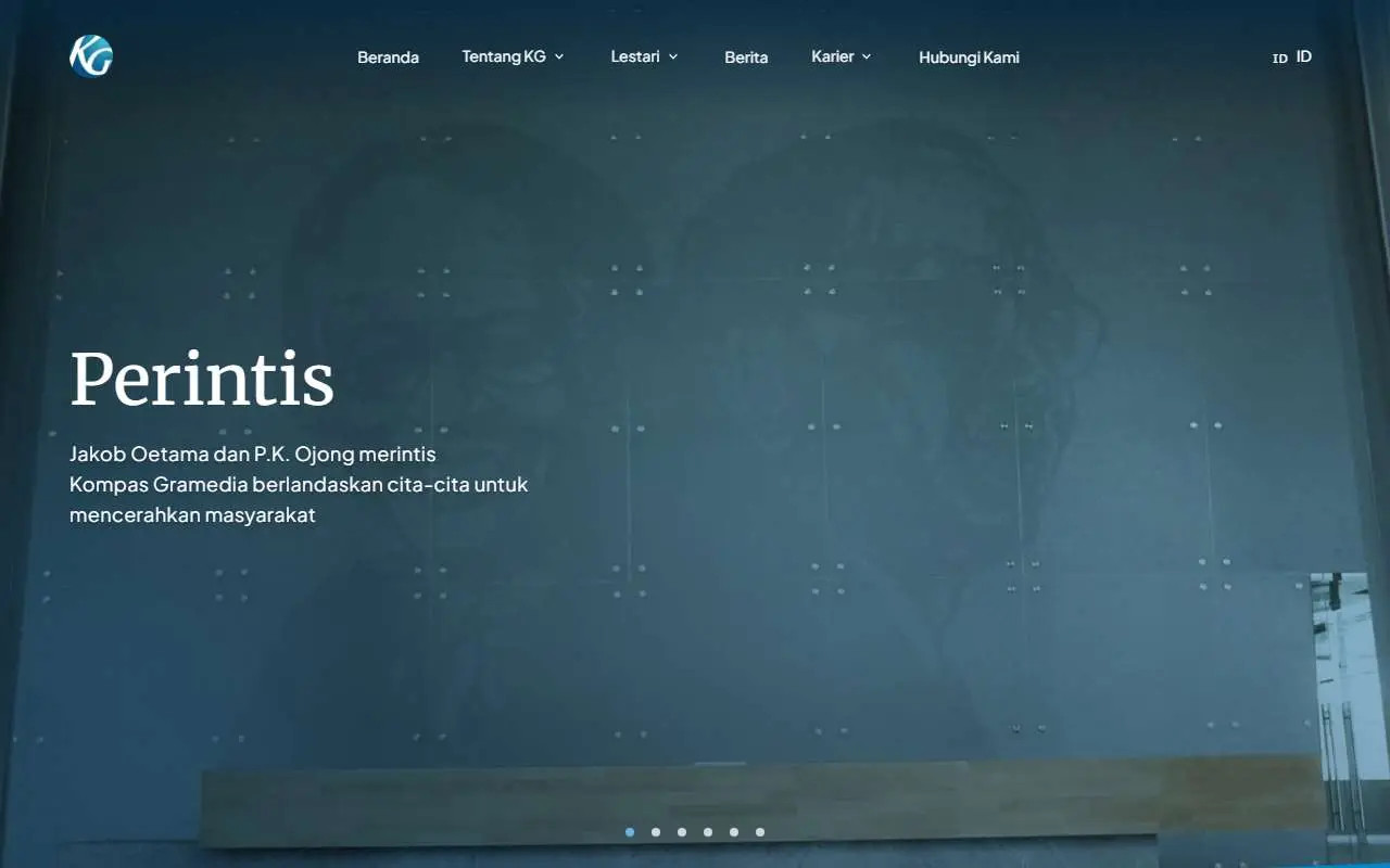 Tampilan website resmi Kompas Gramedia Group (kompasgramedia.com)