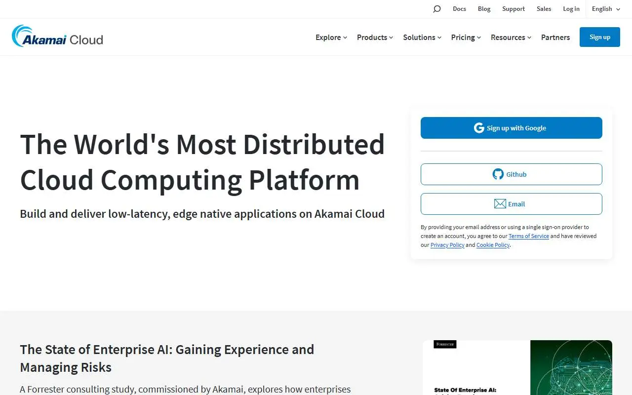 Tampilan website resmi Linode (Akamai Cloud) (linode.com)