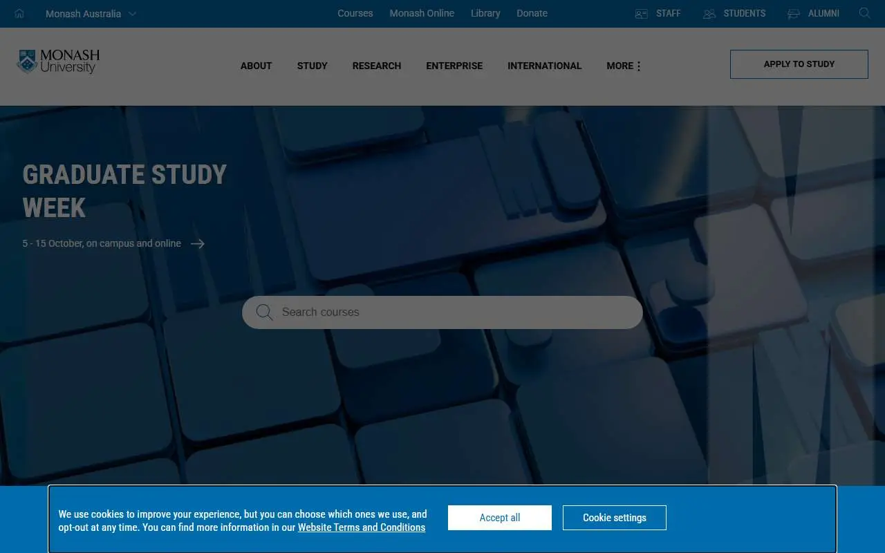 Tampilan website resmi Monash University (monash.edu)