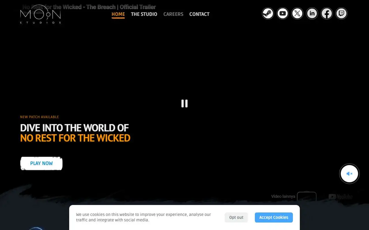 Tampilan website resmi Moon Studios (moongamestudios.com)