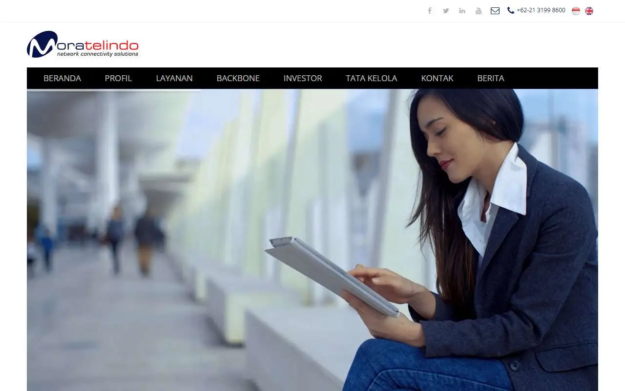 Tampilan website resmi Moratelindo (moratelindo.co.id)