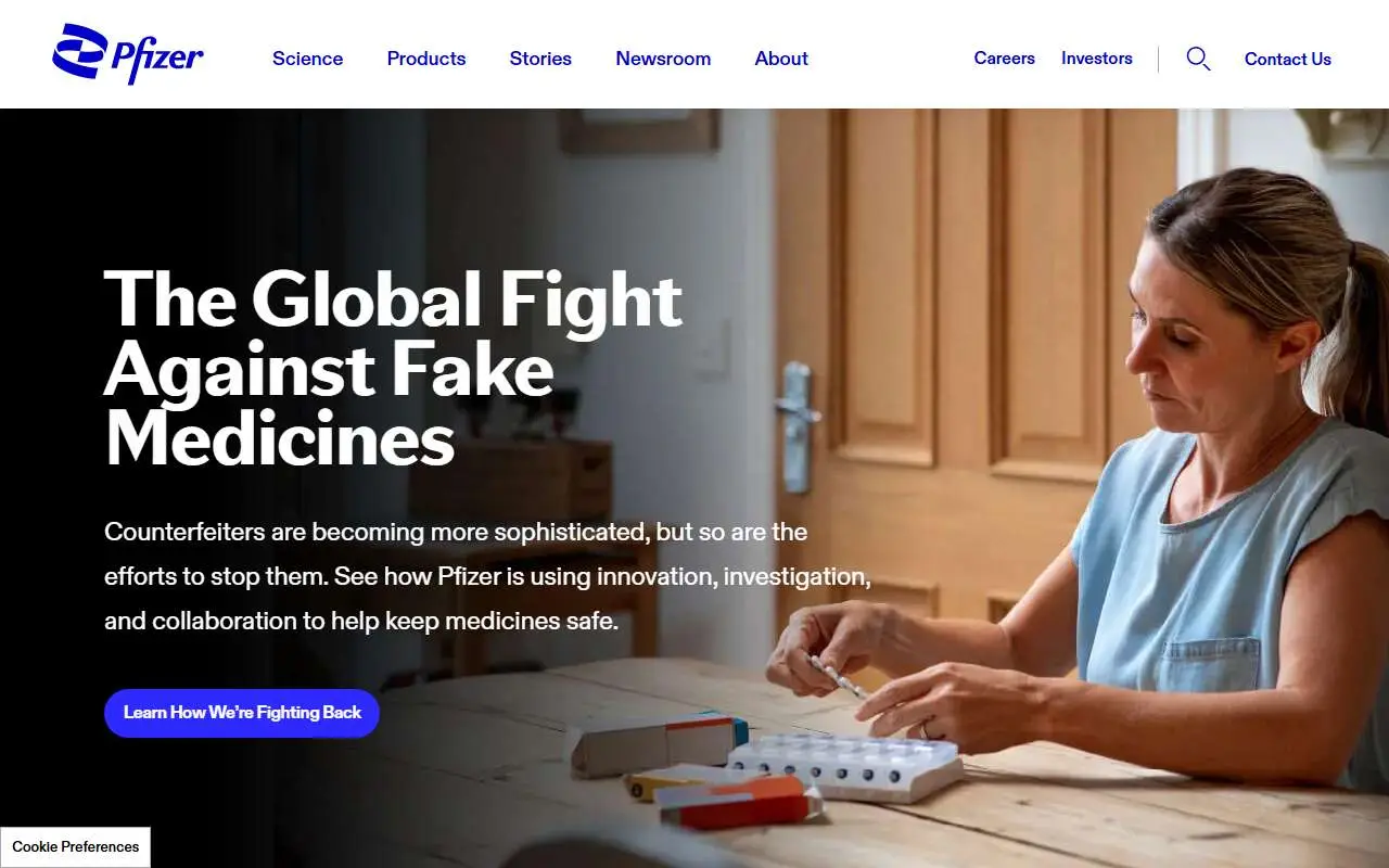 Tampilan website resmi Pfizer (pfizer.com)
