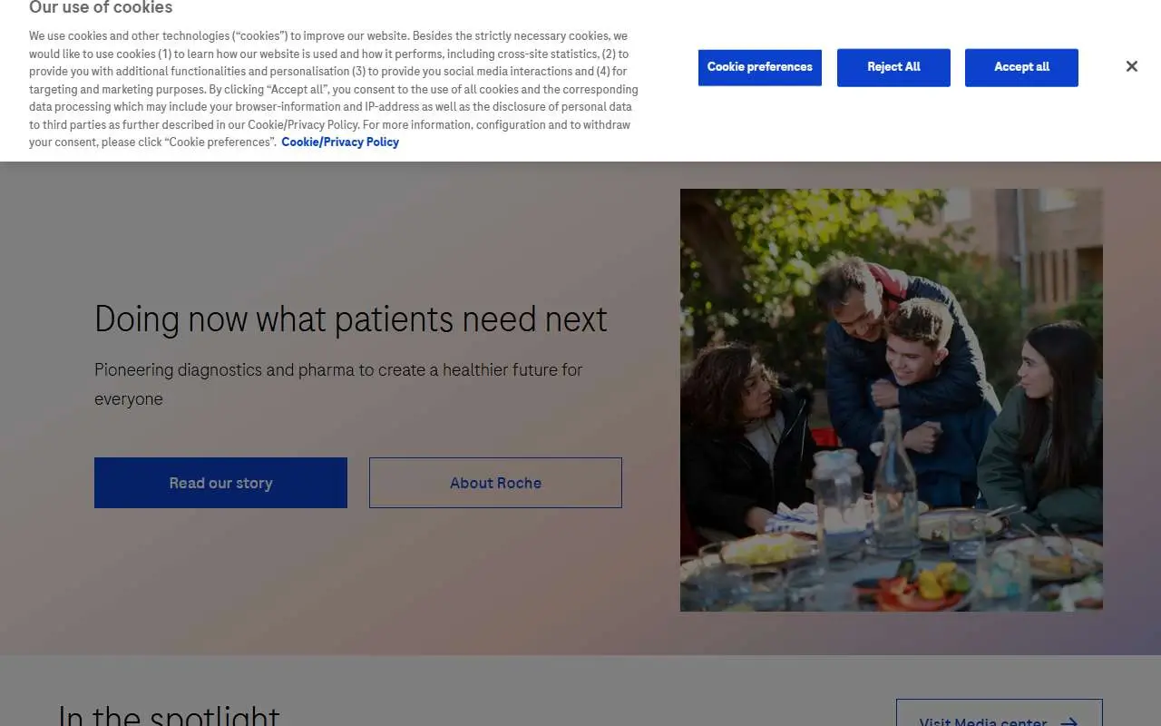 Tampilan website resmi Roche (roche.com)