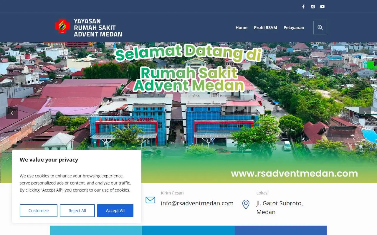 Tampilan website resmi Rumah Sakit Advent Medan (rsadventmedan.com)