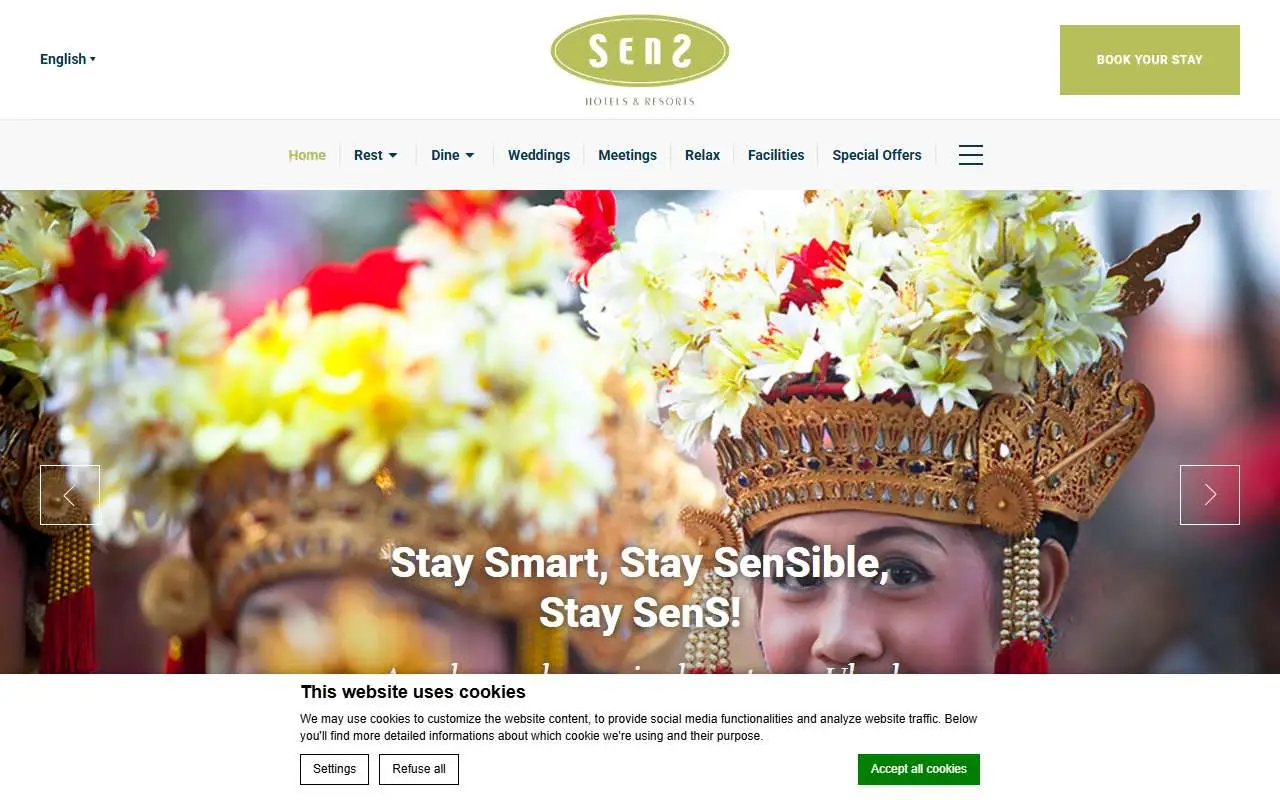 Tampilan website resmi Sens Hotel and Spa (senshotelsresorts.com)