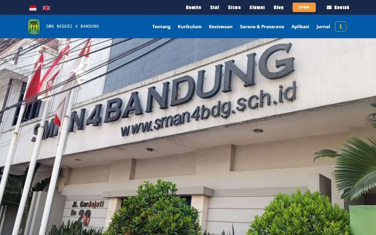 Tampilan website resmi SMA Negeri 4 Bandung (sman4bdg.sch.id)