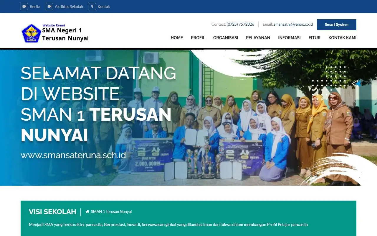Tampilan website resmi SMA Negeri 1 Terusan Nunyai (smansateruna.sch.id)