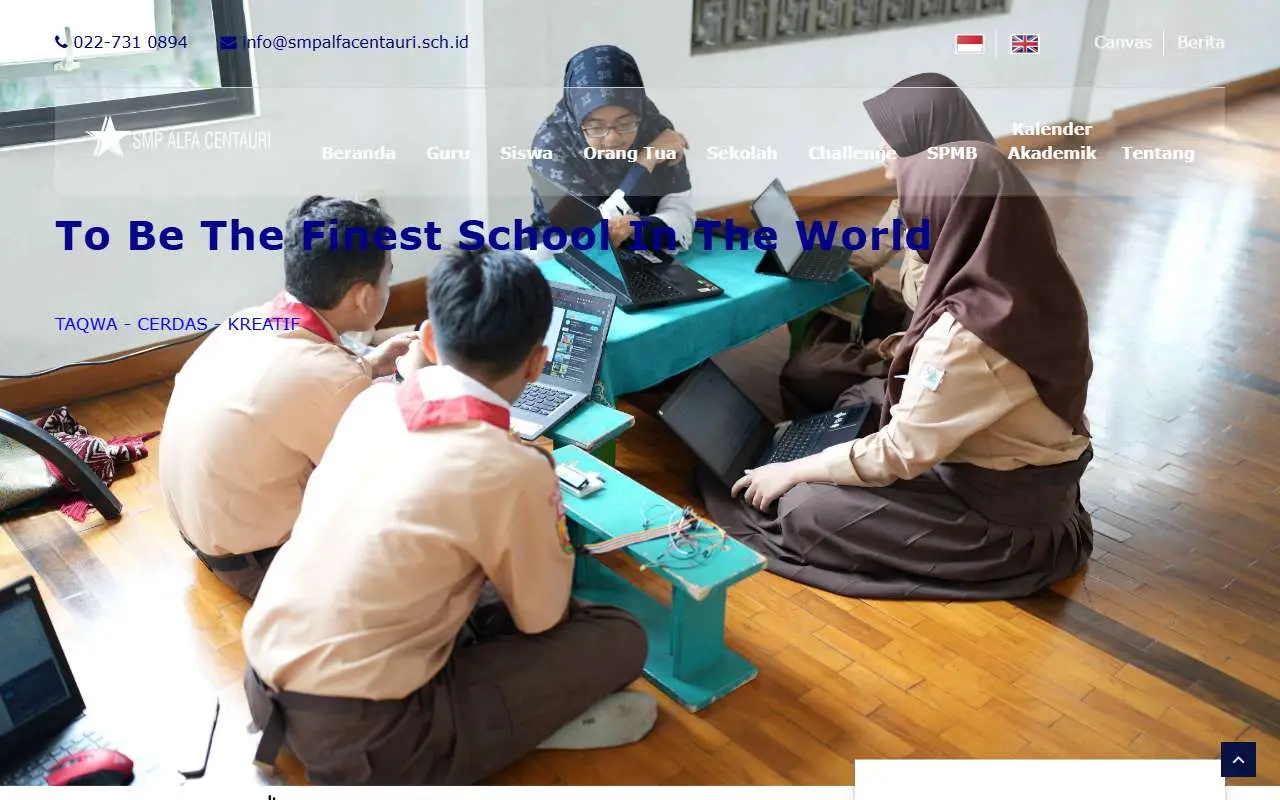 Tampilan website resmi SMP Alfa Centauri (smpalfacentauri.sch.id)