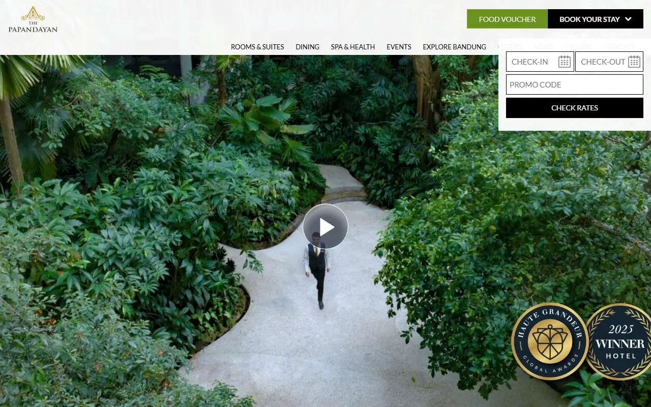 Tampilan website resmi The Papandayan (thepapandayan.com)