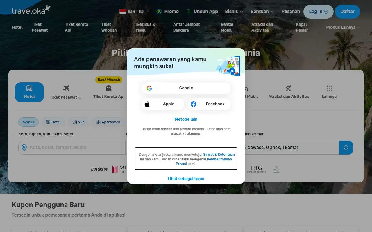 Tampilan website resmi Traveloka (traveloka.com)