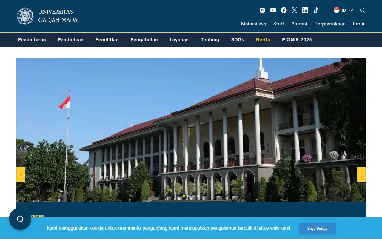 Tampilan website resmi Universitas Gadjah Mada (ugm.ac.id)